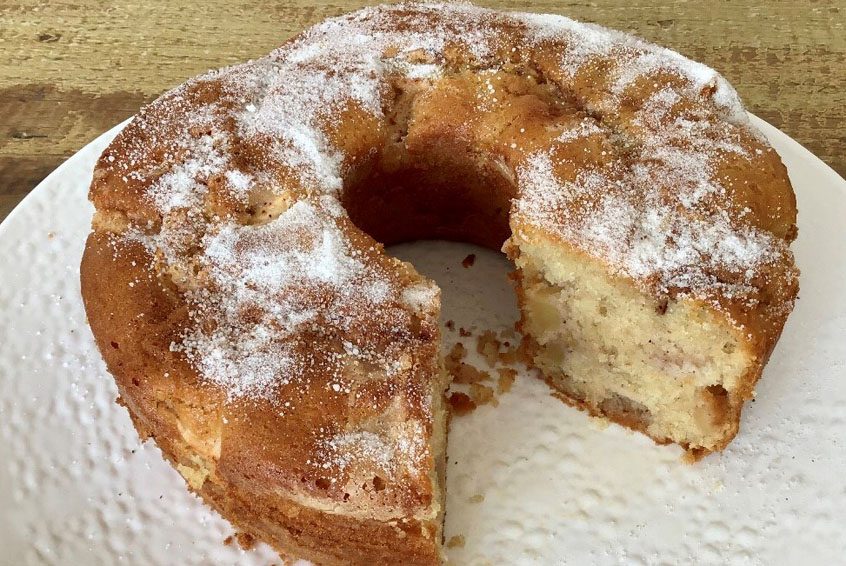 Bolo de maçã com canela